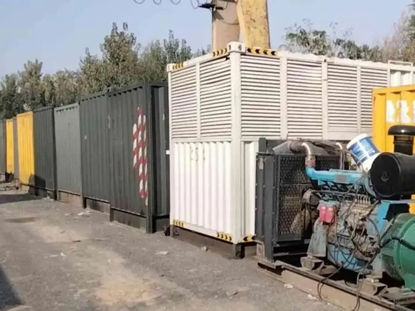 东城街道200KW柴油发电机机组每小时油耗是多少?