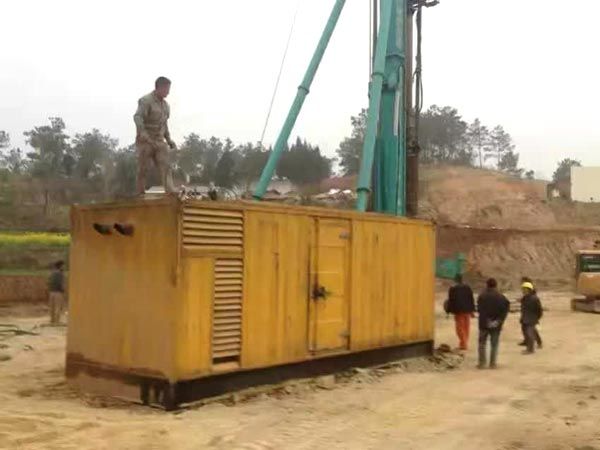 东城街道如何判断水冷式机油散热器密封件是否需要更换？